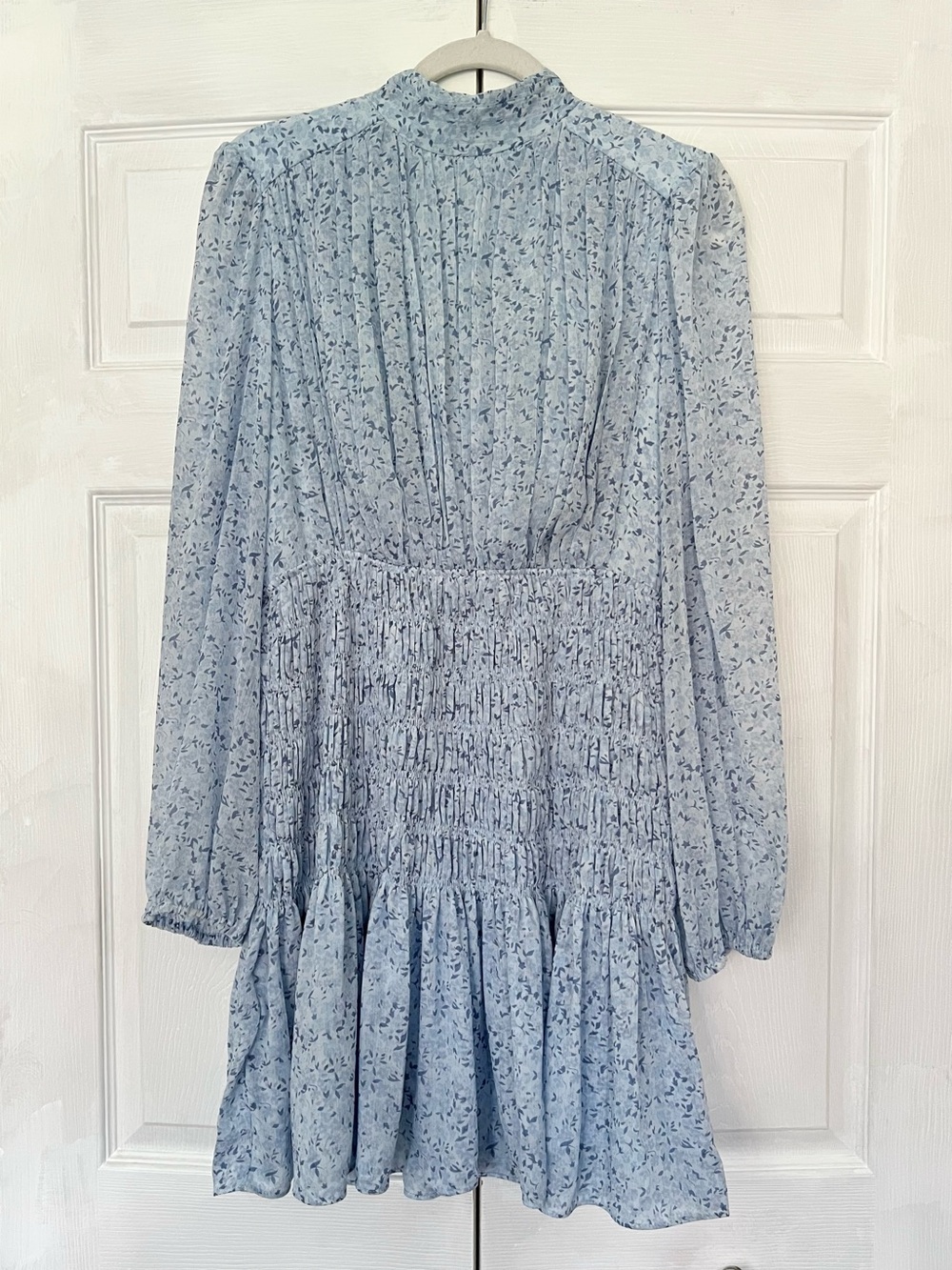 House of Harlow 1960 Shona Joy
Mockneck Long Sleeve Smocked Mini
Dress Blue L